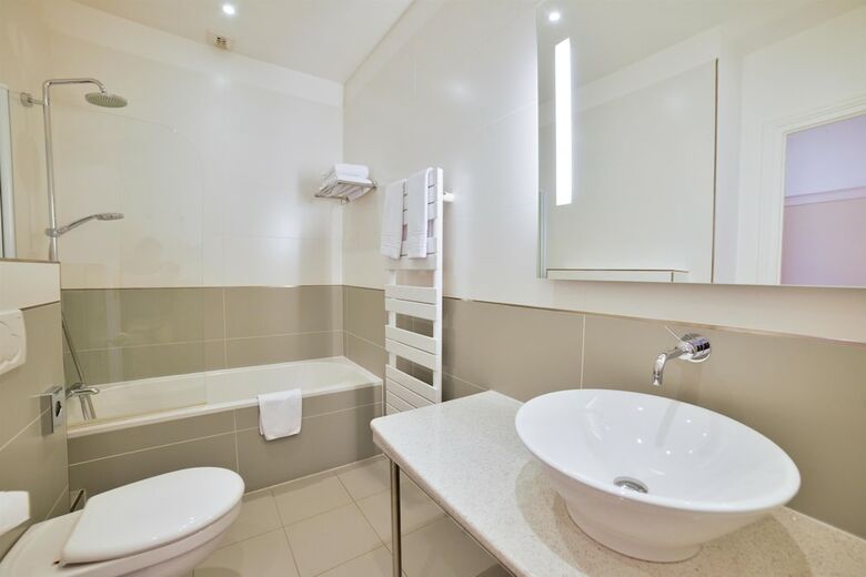 Mercure Bayonne Centre Le Grand Hotel