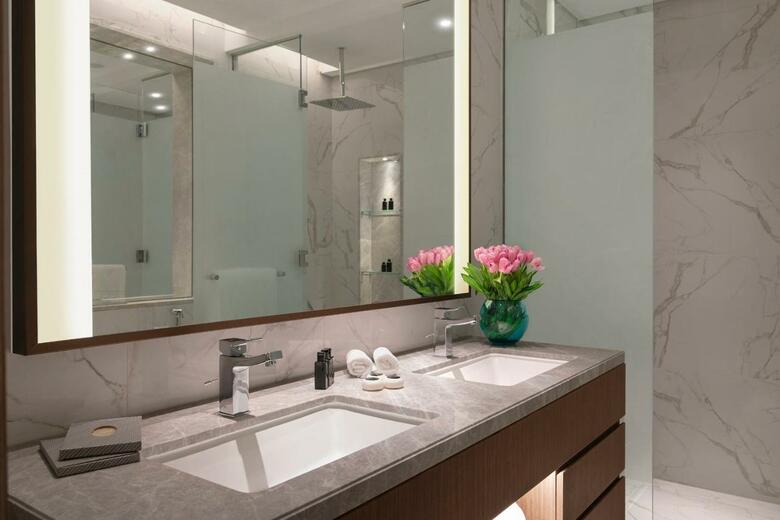 Al Jaddaf Rotana Suite Hotel