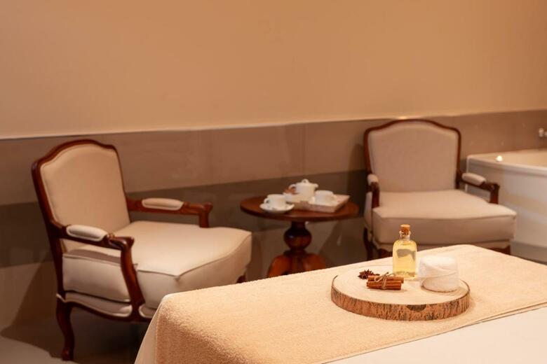 Vila Gal� Casas D'elvas - Historic Hotel