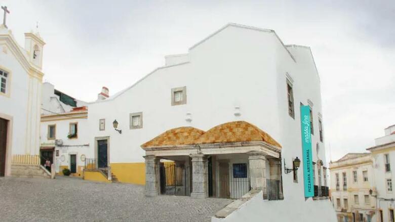 Vila Gal� Casas D'elvas - Historic Hotel