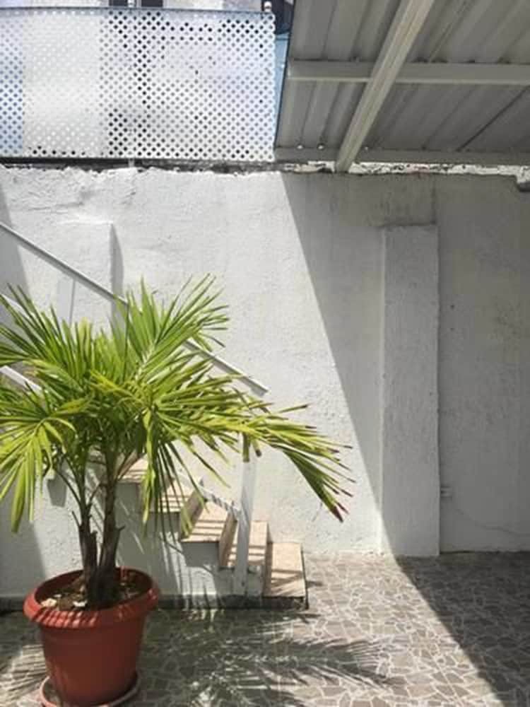 Hotel Tropical Dreams