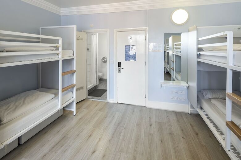 Hostal Astor Hyde Park Hostel - Adults Only