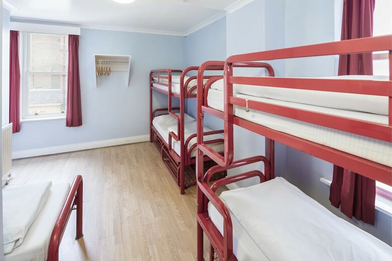 Hostal Astor Hyde Park Hostel - Adults Only