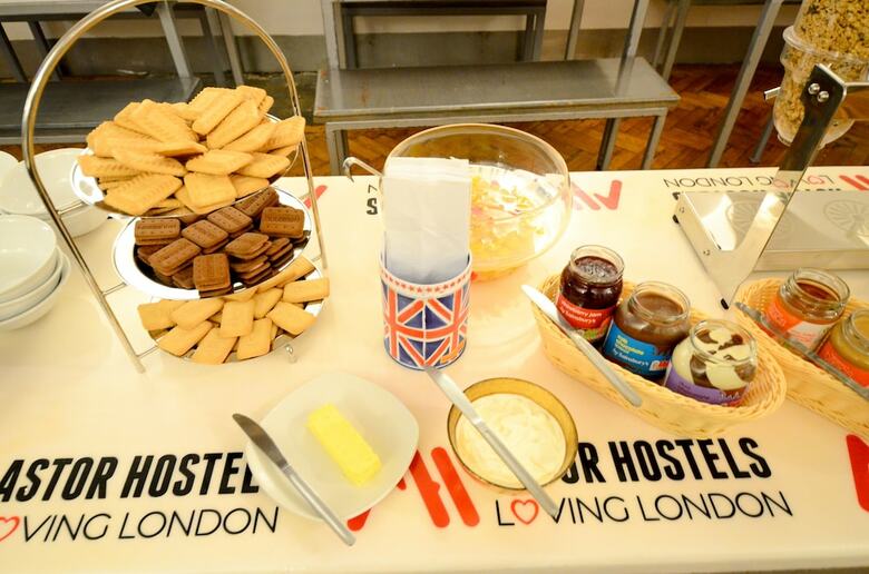 Hostal Astor Hyde Park Hostel - Adults Only