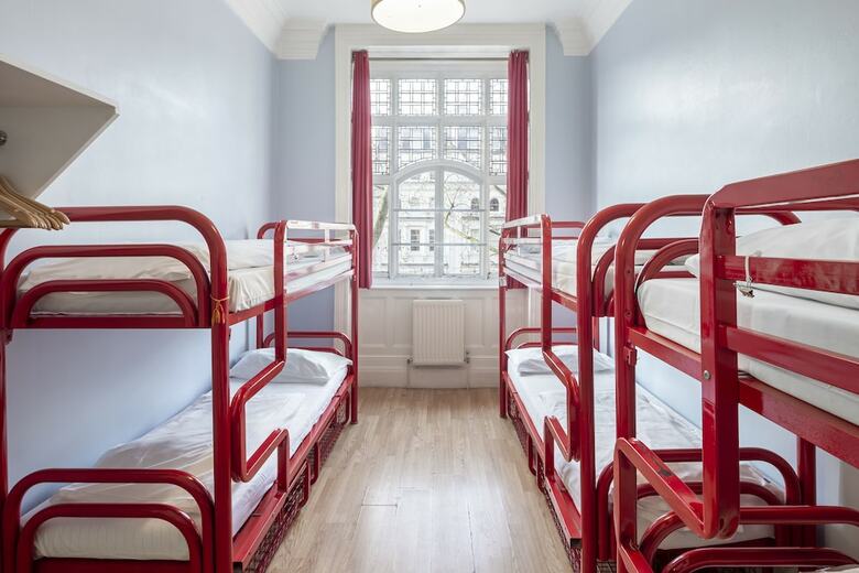 Hostal Astor Hyde Park Hostel - Adults Only