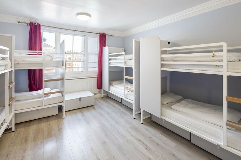 Hostal Astor Hyde Park Hostel - Adults Only
