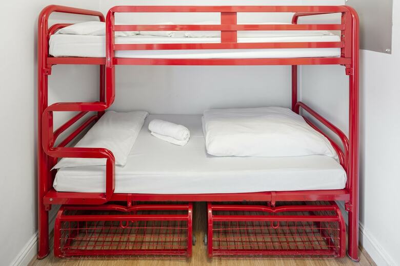 Hostal Astor Hyde Park Hostel - Adults Only