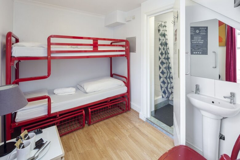Hostal Astor Hyde Park Hostel - Adults Only