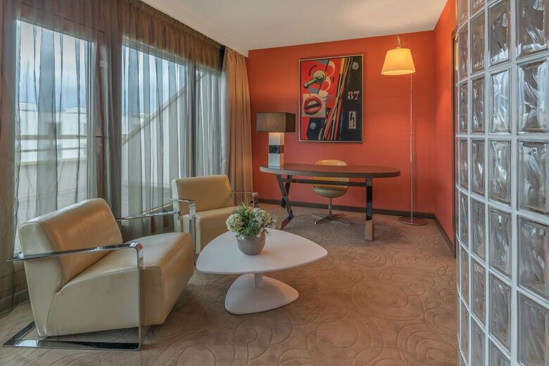 Hilton Geneva Hotel And Conference Centre