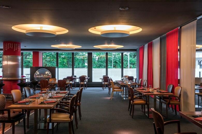Hilton Geneva Hotel And Conference Centre