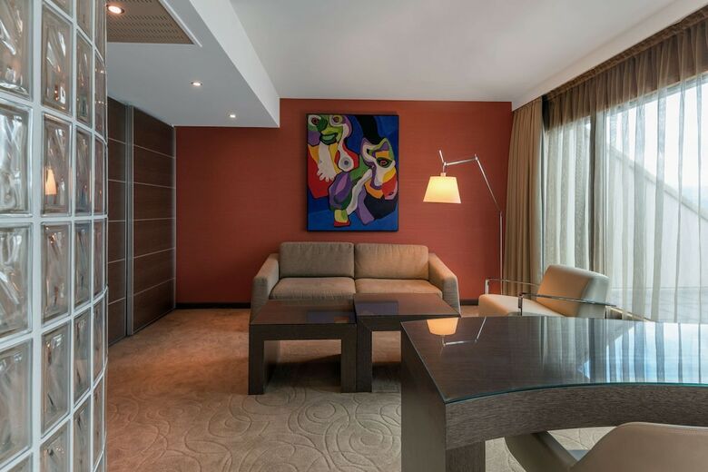 Hilton Geneva Hotel And Conference Centre