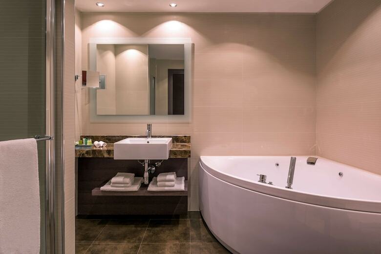 Hilton Geneva Hotel And Conference Centre