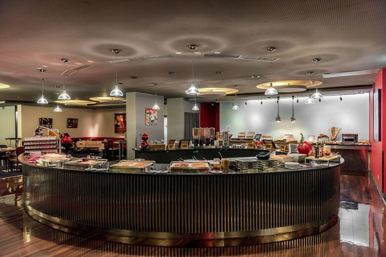 Hilton Geneva Hotel And Conference Centre