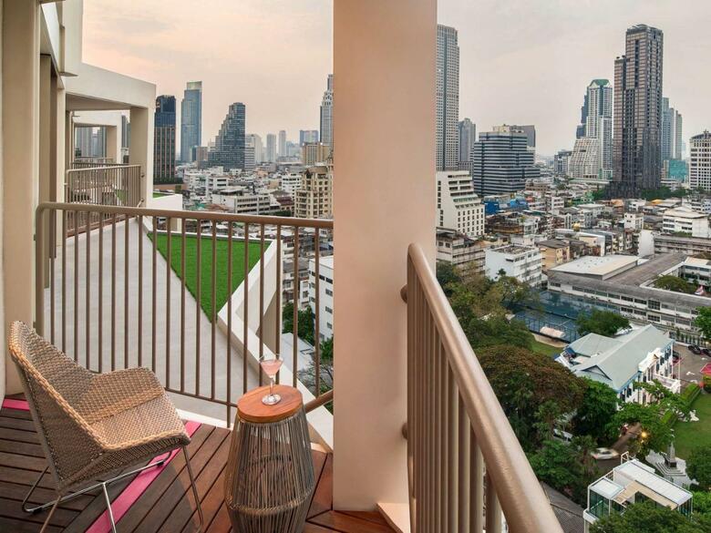 Hotel Mercure Bangkok Surawong