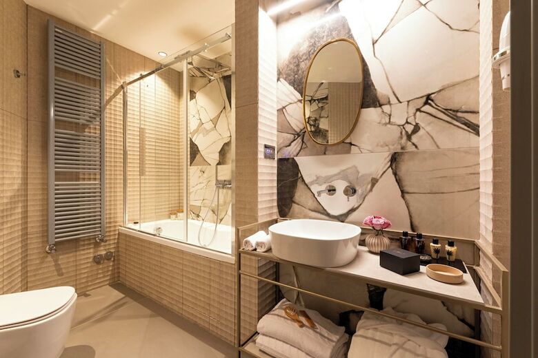 Loly Boutique Hotel
