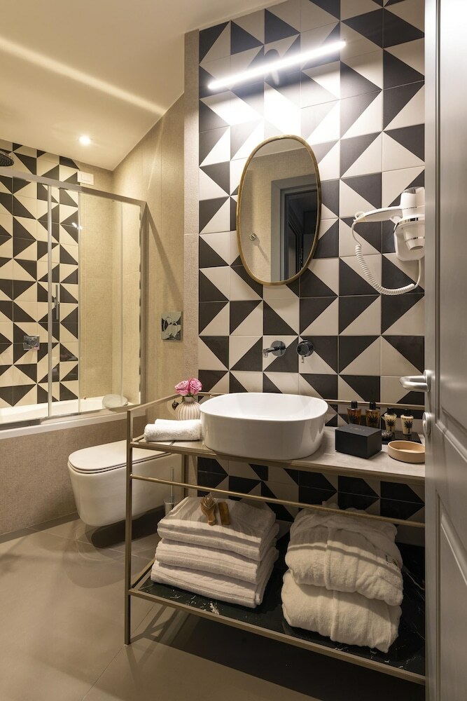 Loly Boutique Hotel