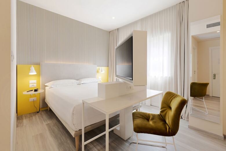 Adesso Hotel