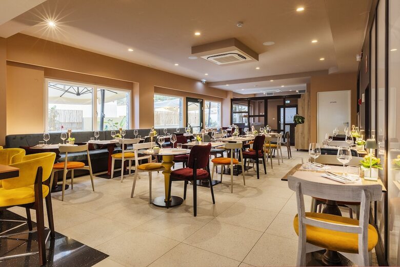 Adesso Hotel