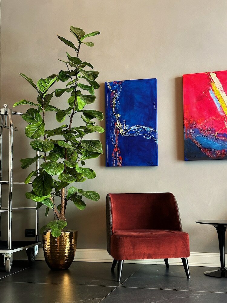 Flom Boutique Hotel