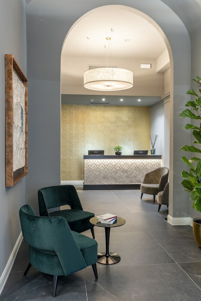 Flom Boutique Hotel