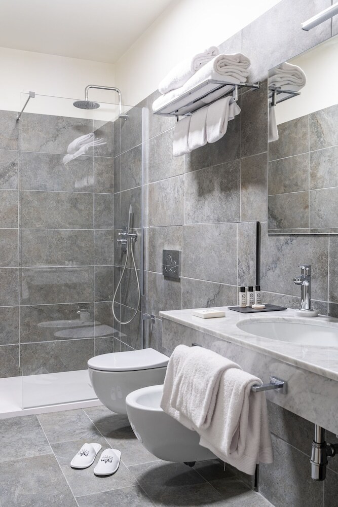 Flom Boutique Hotel