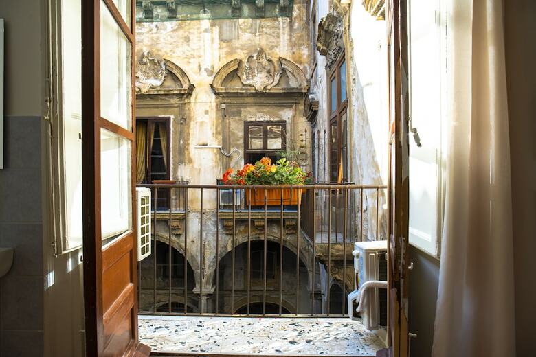 Ballar� Hotel