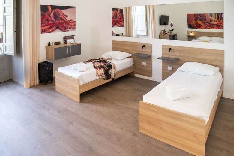 Ballar� Hotel