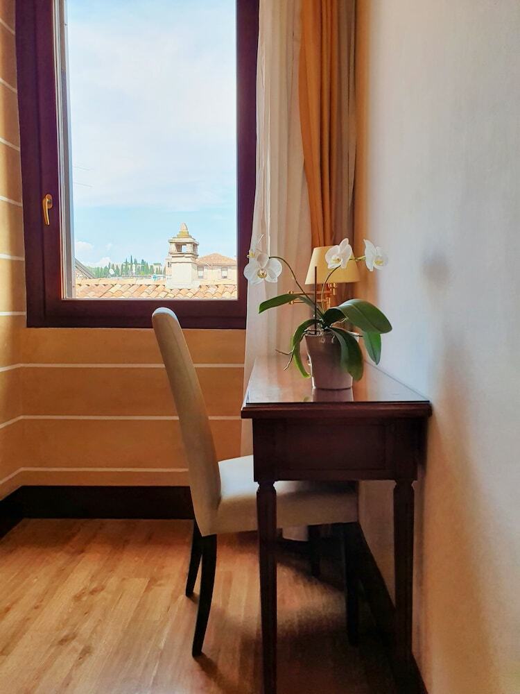 Hotel Aurora