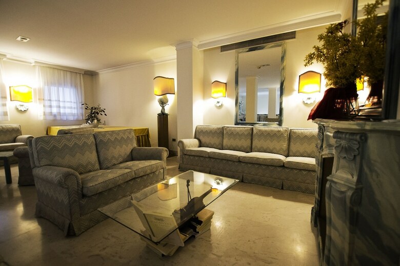 Hotel Diana