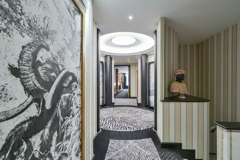 Hotel Maison Astor Paris, Curio Collection By Hilton