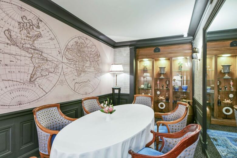 Hotel Maison Astor Paris, Curio Collection By Hilton