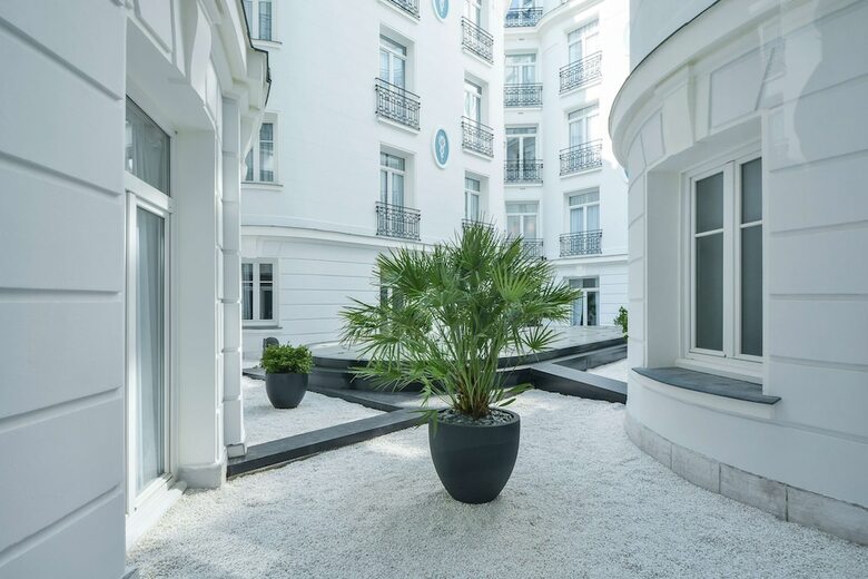 Hotel Maison Astor Paris, Curio Collection By Hilton