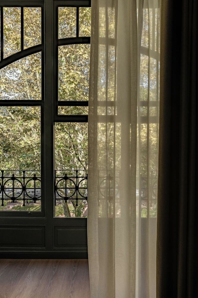Aparthotel Batimont Suites & Apartments