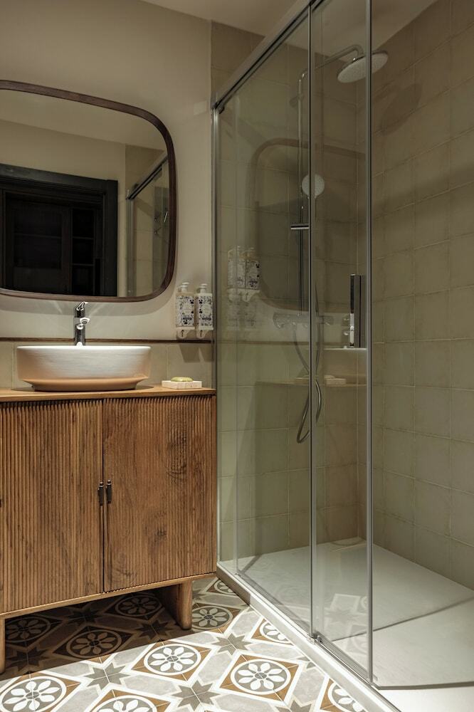 Aparthotel Batimont Suites & Apartments