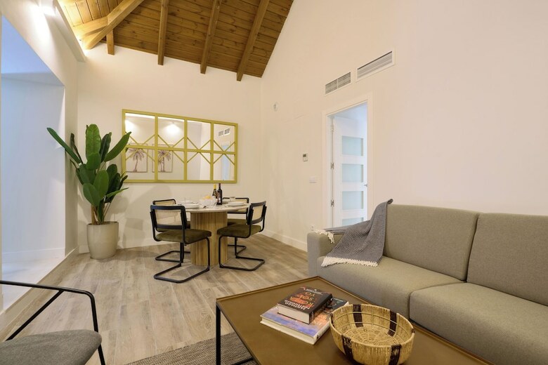 Aparthotel Casa Pizarro By Homing U