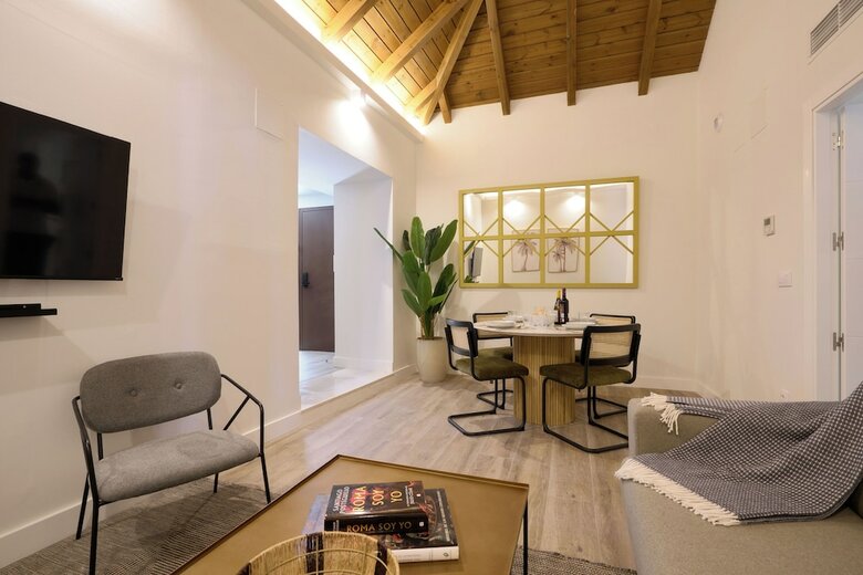 Aparthotel Casa Pizarro By Homing U