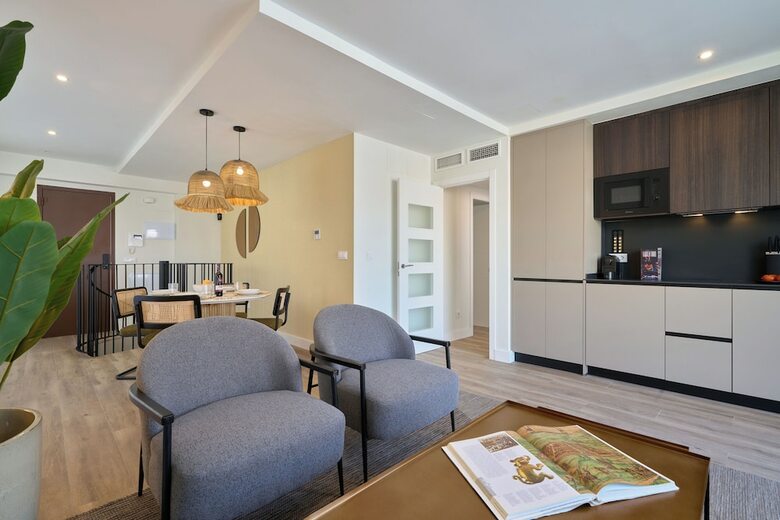 Aparthotel Casa Pizarro By Homing U