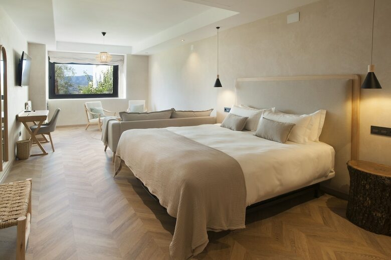 Hotel H�bitat Cigue�a Negra