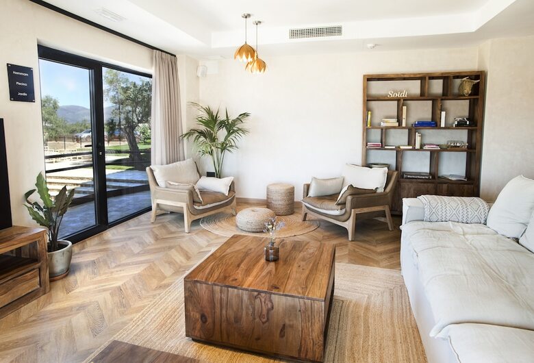 Hotel H�bitat Cigue�a Negra
