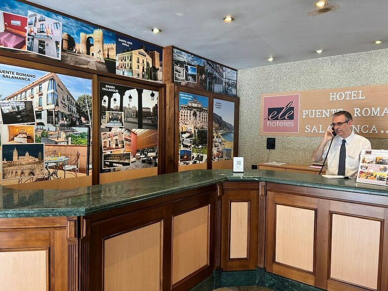 Hotel Ele Puente Romano