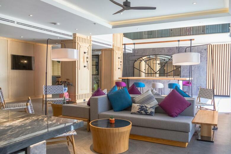 Hotel Glow Mira Karon Beach