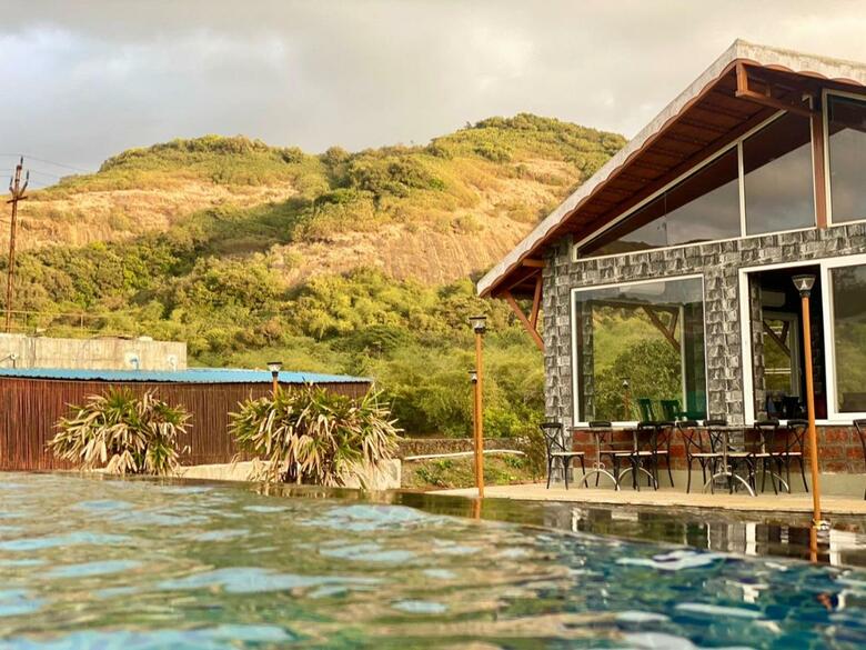 Hotel Mastiff Grand La Villae