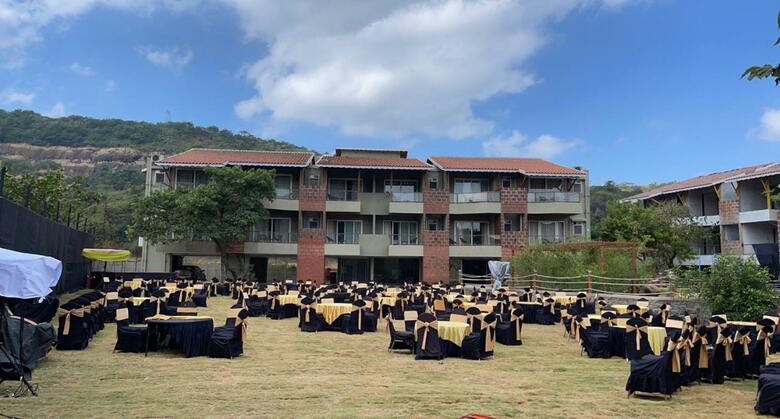 Hotel Mastiff Grand La Villae