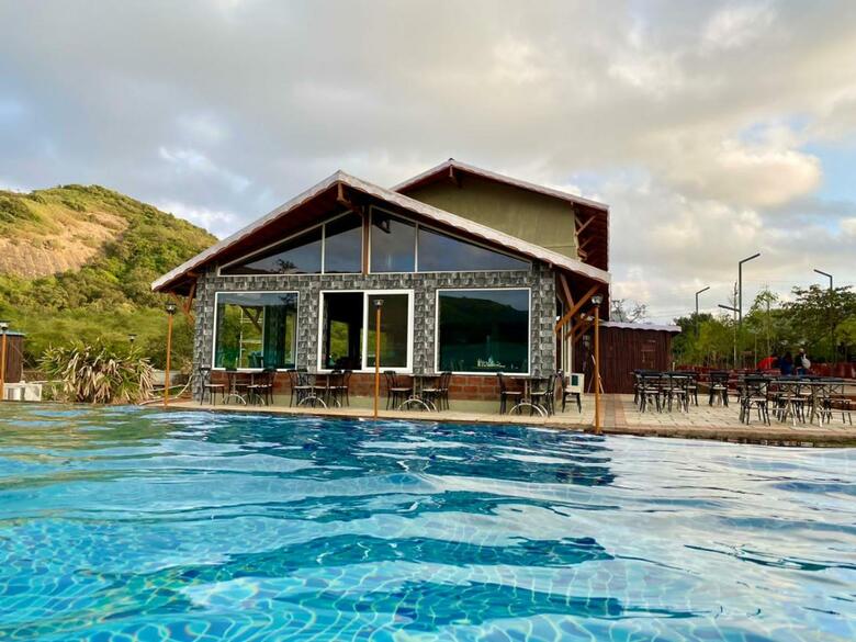 Hotel Mastiff Grand La Villae