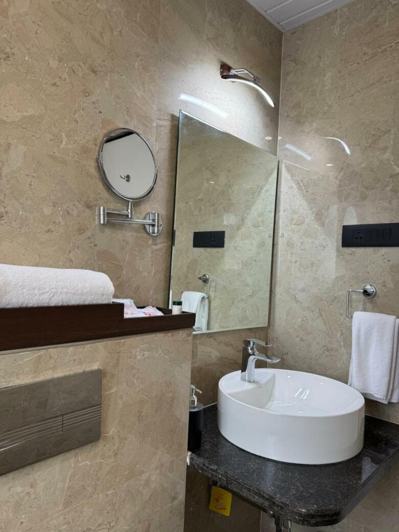 Hotel Mastiff Grand La Villae