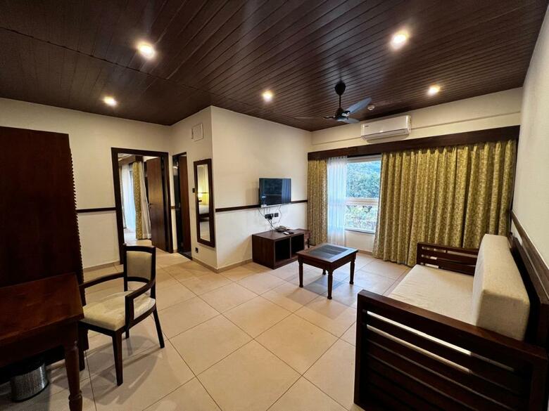 Hotel Mastiff Grand La Villae
