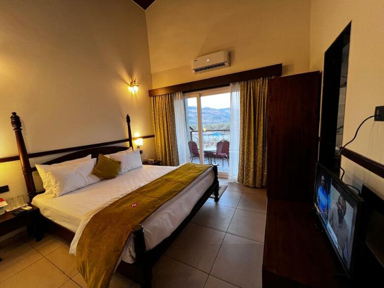 Hotel Mastiff Grand La Villae