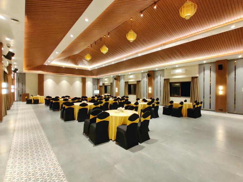 Hotel Mastiff Grand La Villae
