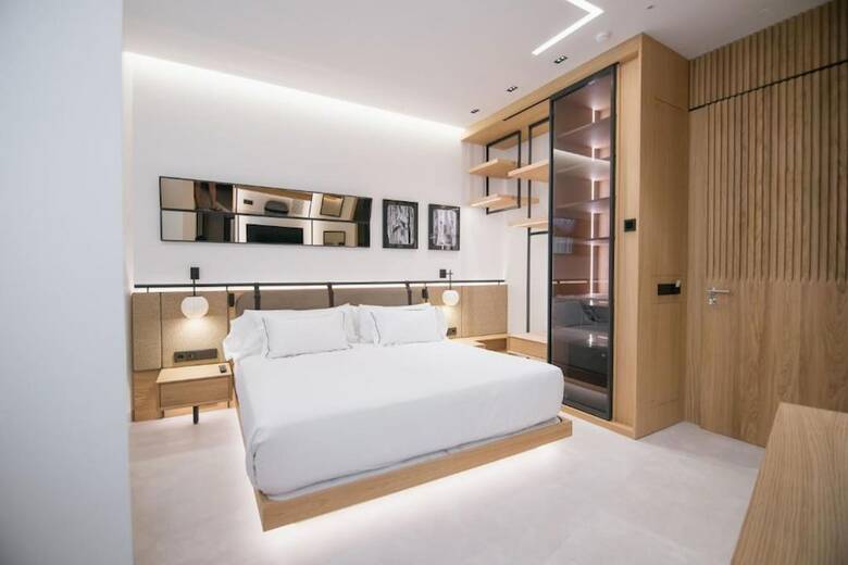 Hotel Myr Puerta Serranos