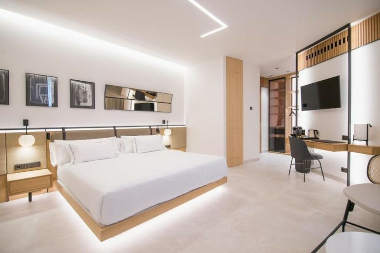 Hotel Myr Puerta Serranos